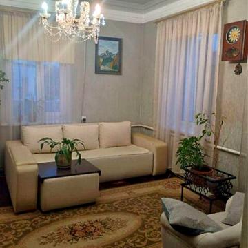 Будинок у Києві + гостьовий будинок, 8 соток, Цимбалів Яр