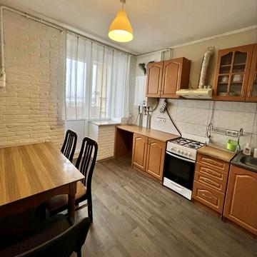 Вереснева вул., 1