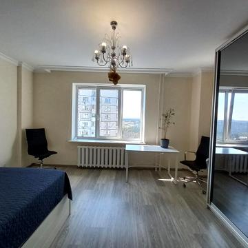 Академіка Булаховського вул., 5-В