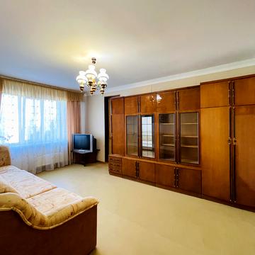 Героїв України вул. (Героїв Сталінграду), 54