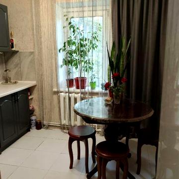 Продам двохкімнатну квартиру.