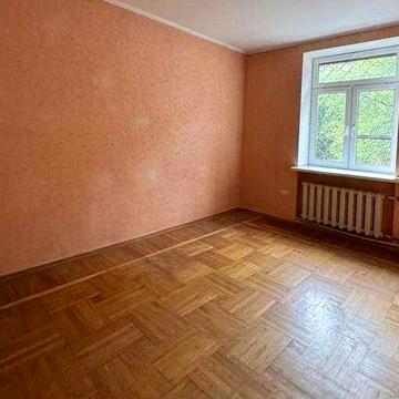 Продам 3х комнатная квартира сталинка в центре/площадь Льва Толстого