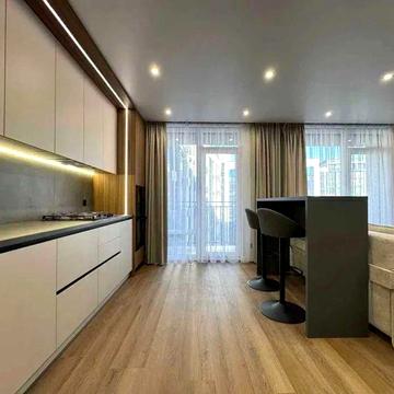 2к квартира з дизайнерським ремонтом, меблями та техніко