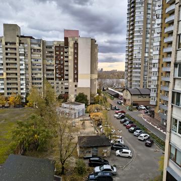 Володимира Івасюка просп. (Героїв Сталінграду), 14