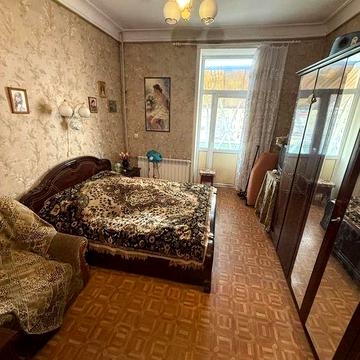 Продам двухкомнатную квартиру в Центре города.