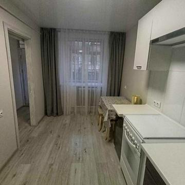 3х кім.ква.Центр.Палисадник,Парковка на 3авто.Двухстороння.Євроремонт!