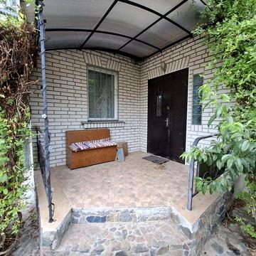 Цегляний будинок в селі Мотовилівська Слобідка, є піч