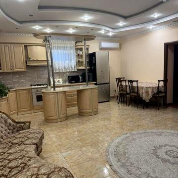 Гарний будиночок