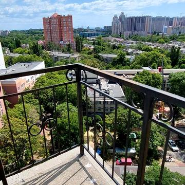 Видова з терасою двокімнатна квартира в ЖК Акрополь на 5 станції Фонтану