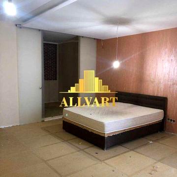 Продаж 1 кім квартири під ремонт, Центр,вул. Ділова, Метро Олімпійська