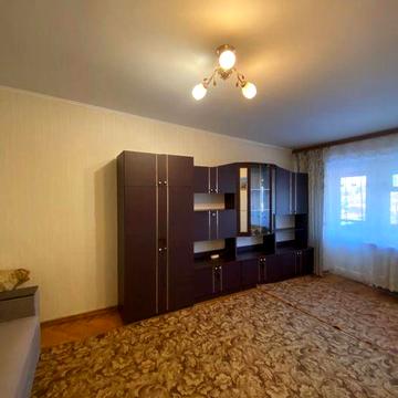 Продаж 1-к кв Дарницька площа Без комісії