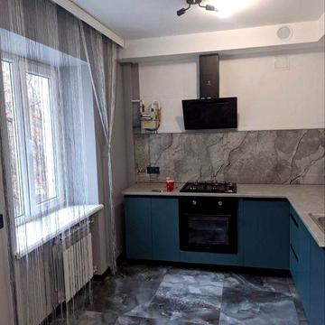 Продам 2 кімнатну квартиру на Романа Кармена з ремонтом