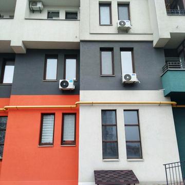 Амосова вул., 4