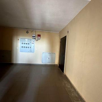 Продаж 1к Квартира Ньютона вулиця