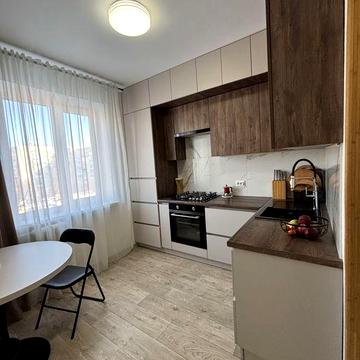 3к квартира на оренду, Озерна