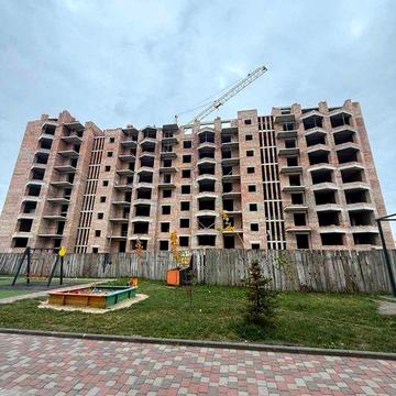 Продається 1 км квартира на В. Великого у новому цегляному будинку