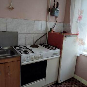 1 кімнатна малосімейка по Десантній на Зарічному