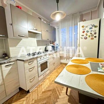 Продаж 4-кімнатної кватири по вулиці Пасічній