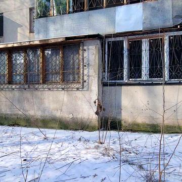 2-х комнатная на Черемушках с балконами и подвалом.Парк Горького рядом