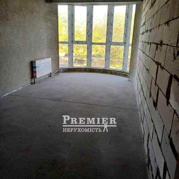 2-кімнатна квартира 74 кв.м Новий зданий будинок. Газове опалення