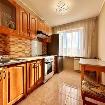 Оренда затишної 2-кімнатної квартири вул. Наукова 12