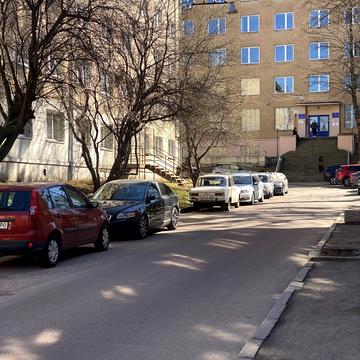 Тютюнників вул. (), 3