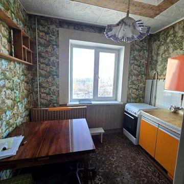 Продам 2 к.квартиру біля ринку"Дніпро"