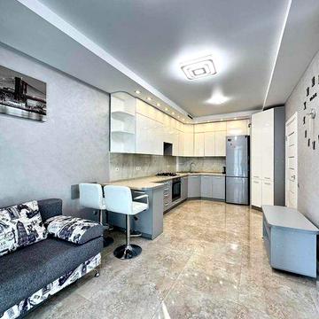 Оренда 2 кім. квартири 70м2 з 2 ліжками в новобудові по вул. Зелена