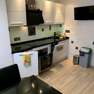 Анни Ахматової вул., 13-Б