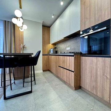 Велика трійка з ремонтом в центрі міста