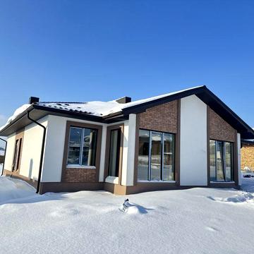 Котедж з внутрішніми роботами рн Макарова!