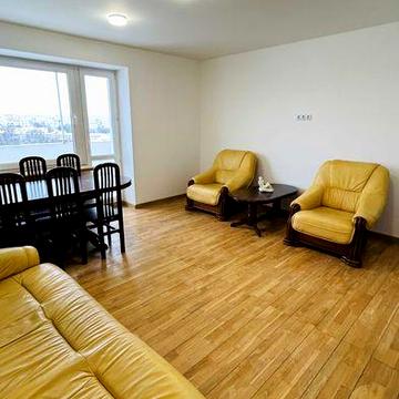 Простора квартира в Луцьку на Соборності з автономним опаленням!