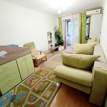 Сдам 2ую квартиру Черёмушках, Варненская 2.Газ.Кровать, диван