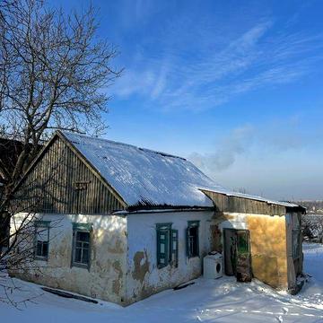 Продається будиночок - мазанка з земельною ділянкою з видом на Дніпро