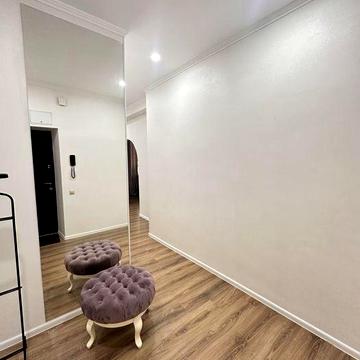 Аренда  центр 2- комнатная 1 этаж .