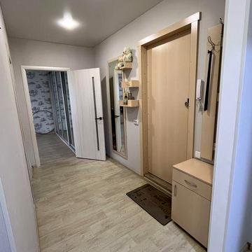 Продам двокімнатну квартиру на 6 м-н