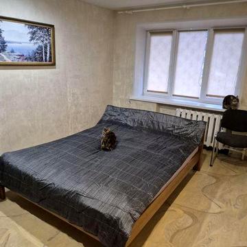 Продам 2-х кім. кв. в центрі міста по вул. Перемоги, 1/5 (сертифікат)