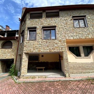 Продається котедж, р-н Бам