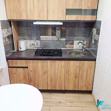 Гарна  квартира з меблями  вул. Добровольчих батальонів євідновлення