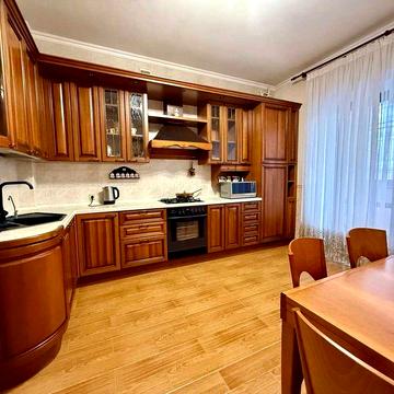 Аренда 3-х комн квартиры на пр- те Шевченко. Автономное отопление