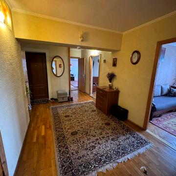 Продаж 4 кім квартира лазаренка