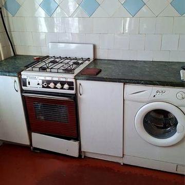 Продаж квартири . Метро Лісова, Чернігівська, Мілютенка,7