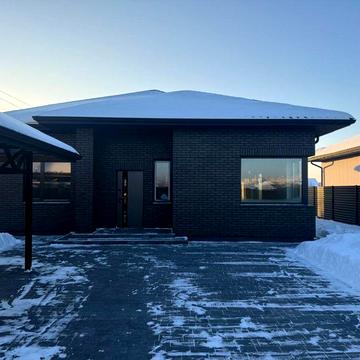 Сучасний будинок з бетонним перекриттям