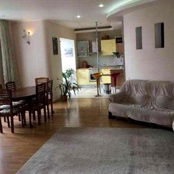 4-кімнатна дворівнева квартира 142 м² з ремонтом/Парк Перемоги