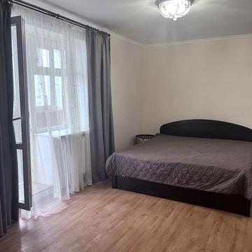 1 комн Сахарова/ Высоцкого с газом  Можно с Ребенком