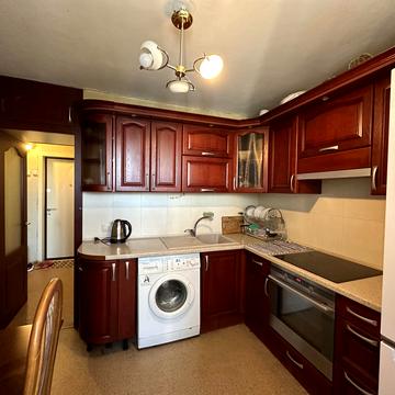 Свободи просп., 24