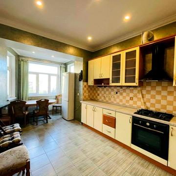 Гетьмана Павла Скоропадського вул. (Льва Толстого), 25