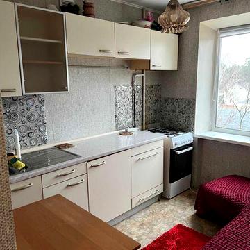 вул. Тростянецька 121, 1к квартира, Невисокий поверх, Є газ!