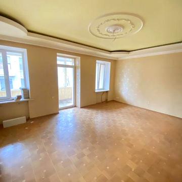 В продаже 3 комнатная квартира центр