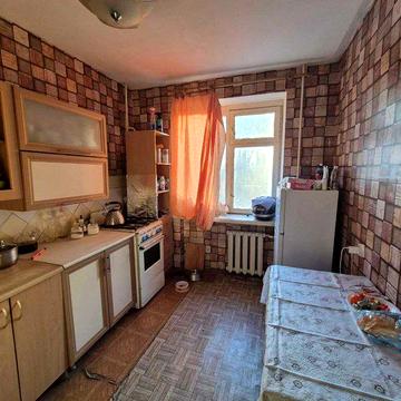 БЕЗ КОМИССИИ! Продаю 3 комнатную квартиру на Площади Победы!  А1